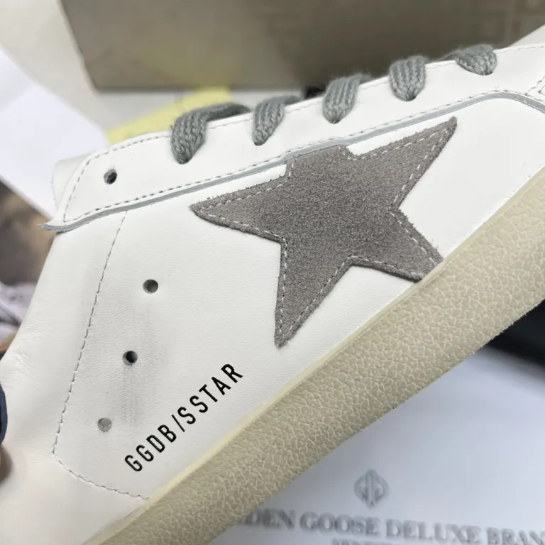 Golden Goose Shoe 